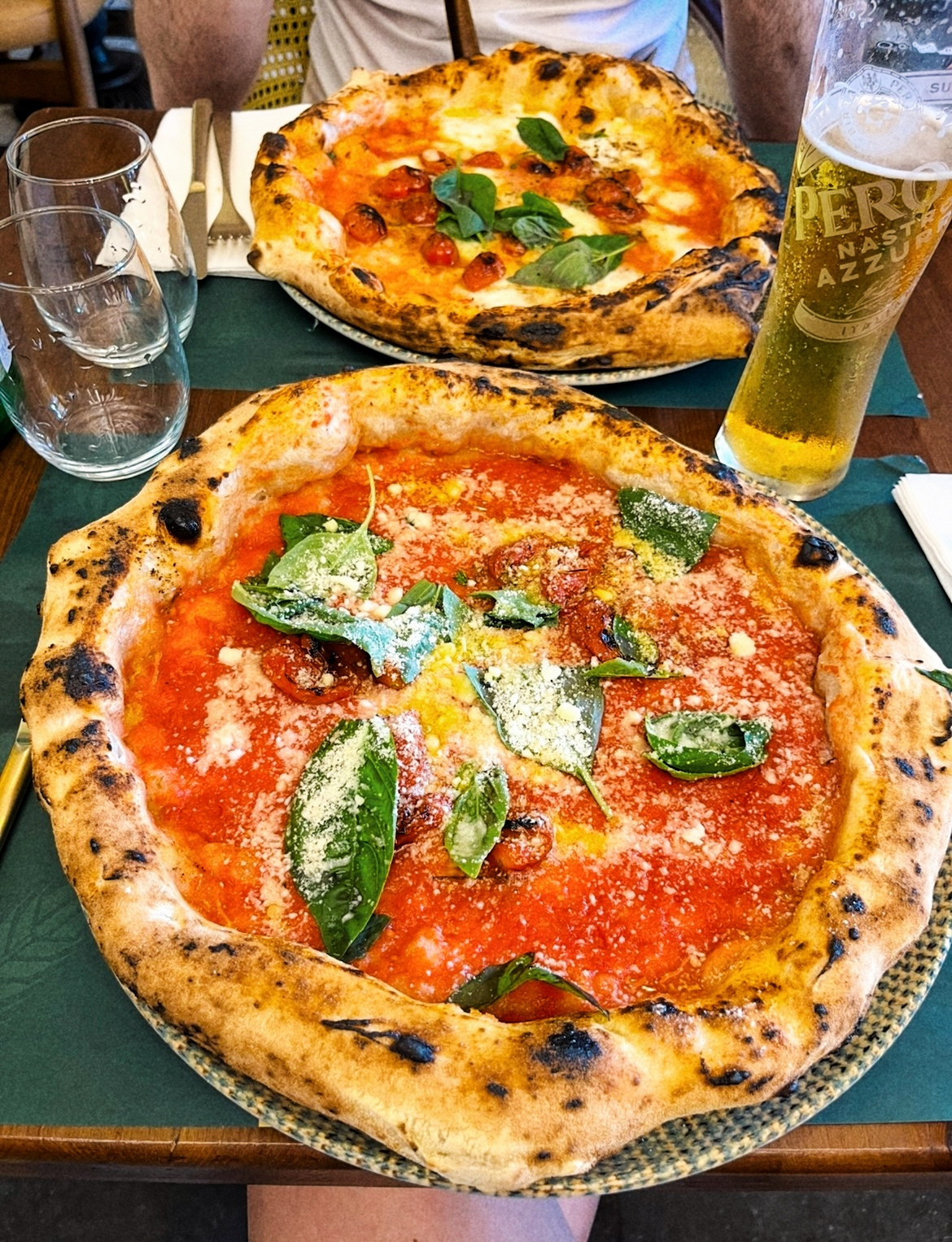 Pizza Margherita v Neapole
